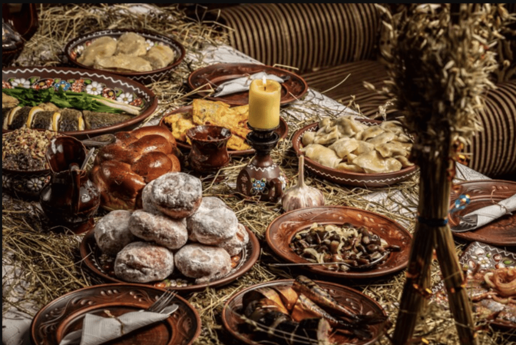 Рождественский стол с традиционными украинскими блюдами